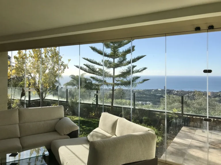 Elegantes Eckapartment mit Meerblick in Marbella, Costa del Sol