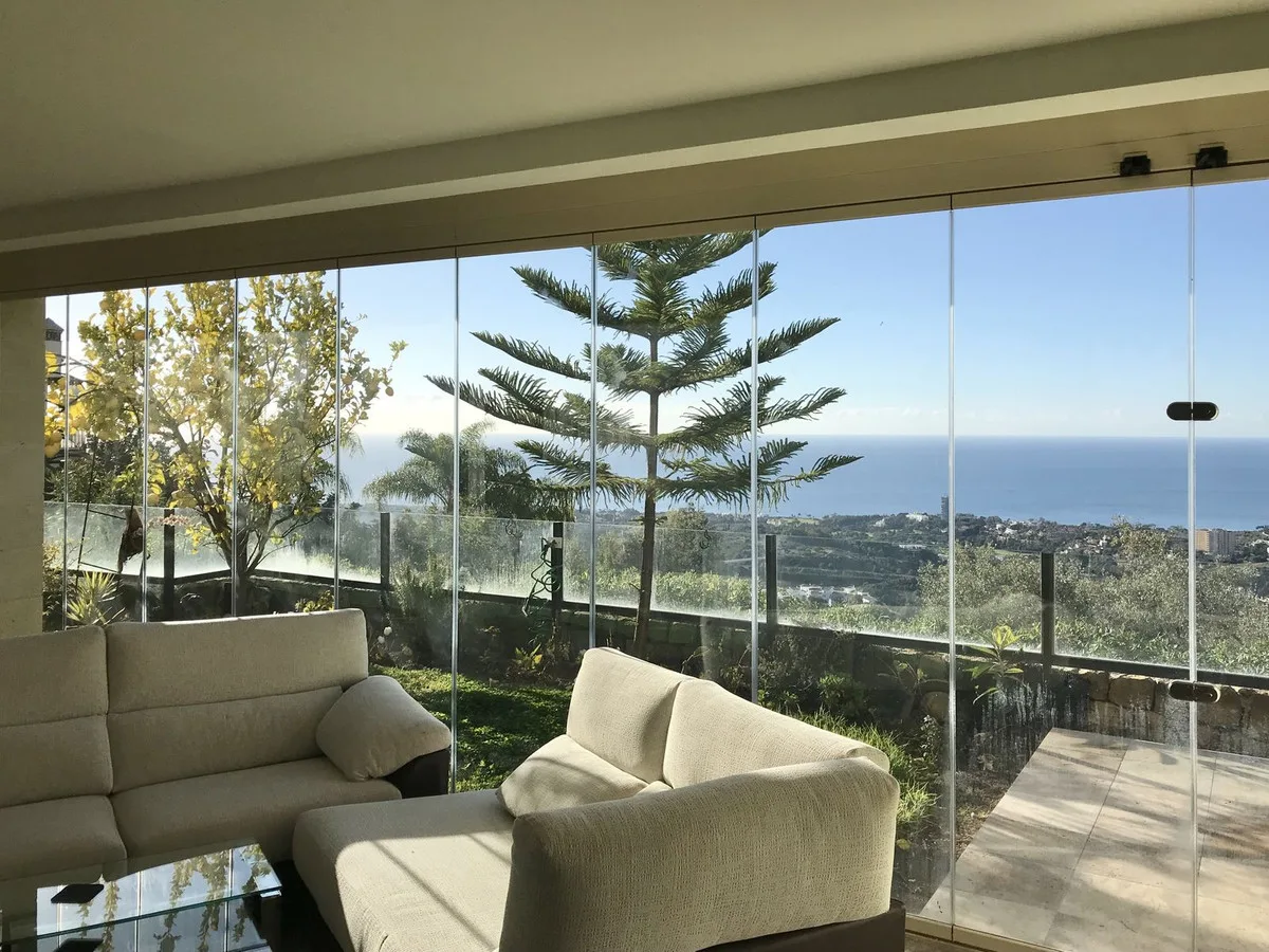 Elegantes Eckapartment mit Meerblick in Marbella, Costa del Sol