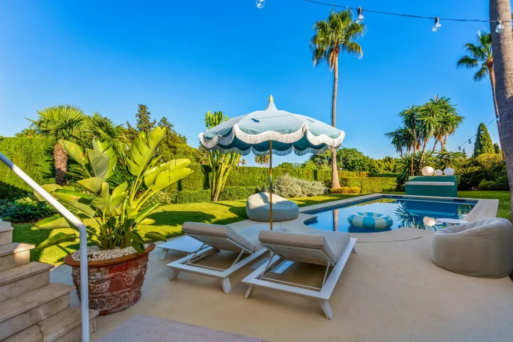 Elegante Villa mit atemberaubendem Blick in El Paraiso Alto