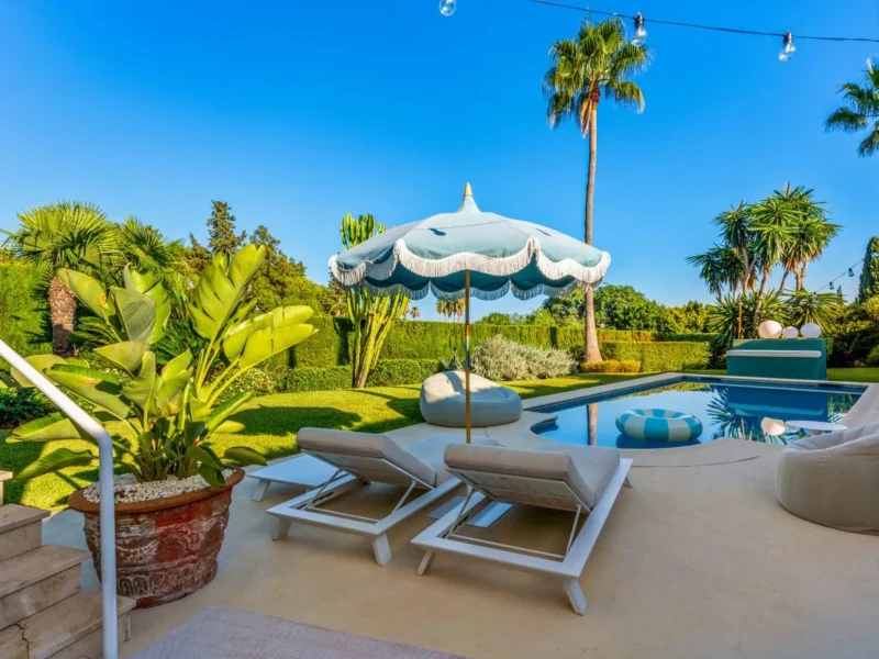 Elegante Villa mit atemberaubendem Blick in El Paraiso Alto