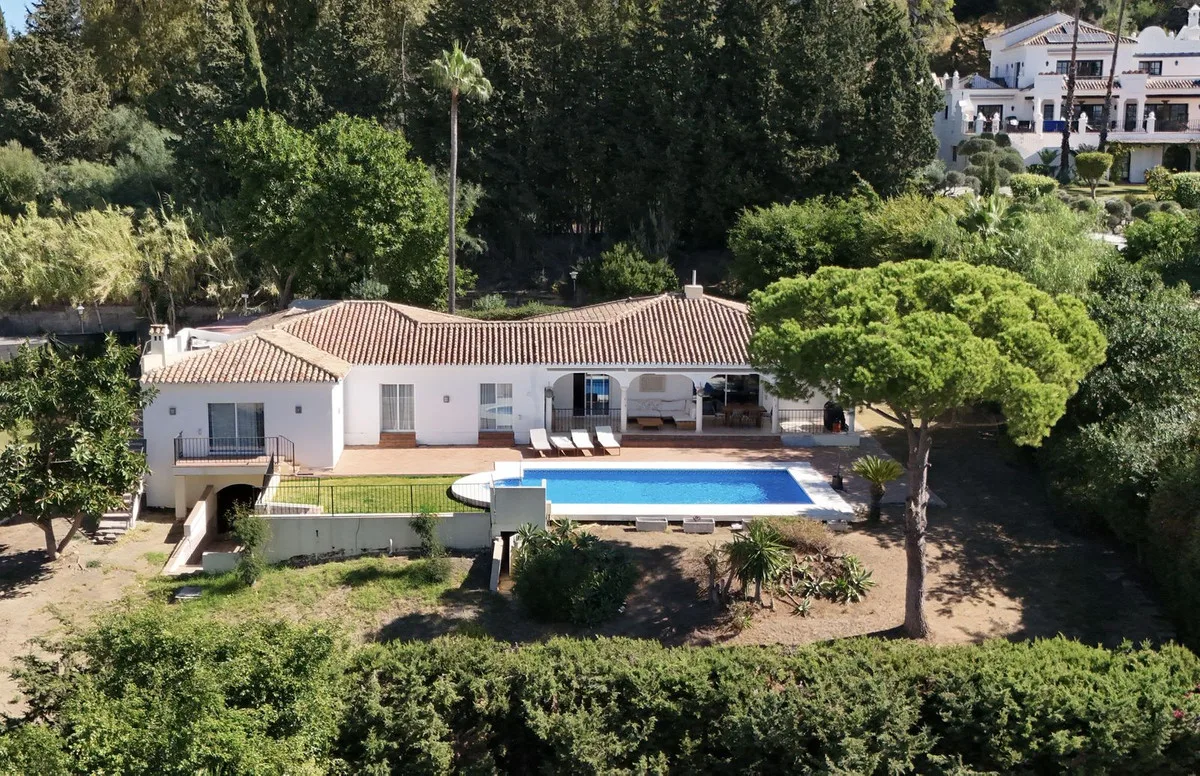 Elegante Villa im andalusischen Stil in Marbella investieren