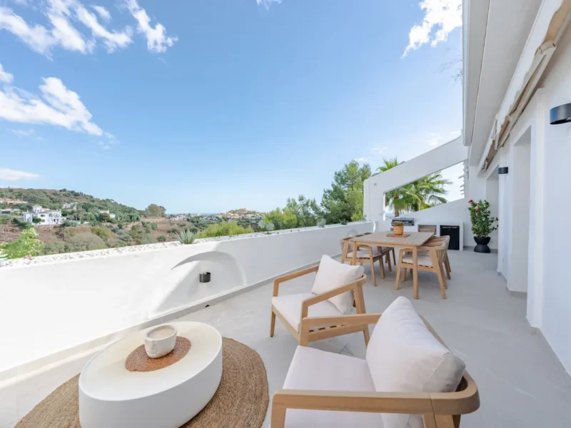 Moderne Villa in Marbella mit atemberaubendem Meerblick