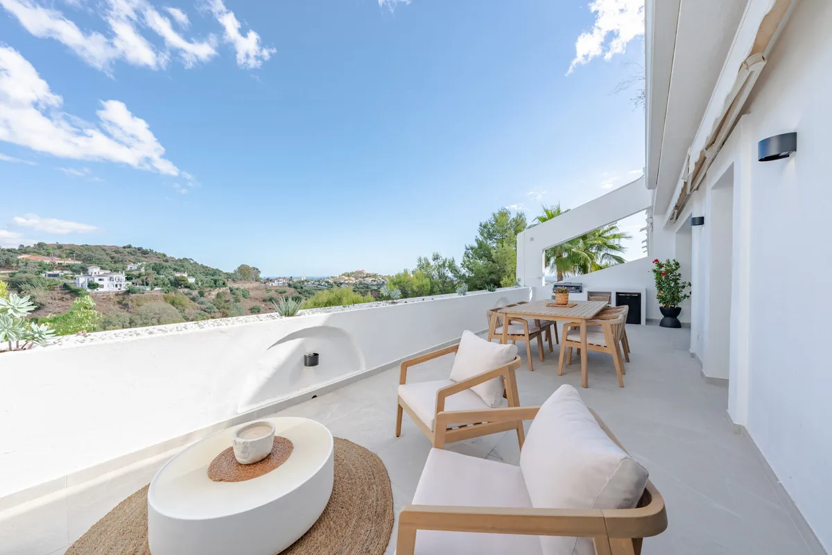 Moderne Villa in Marbella mit atemberaubendem Meerblick