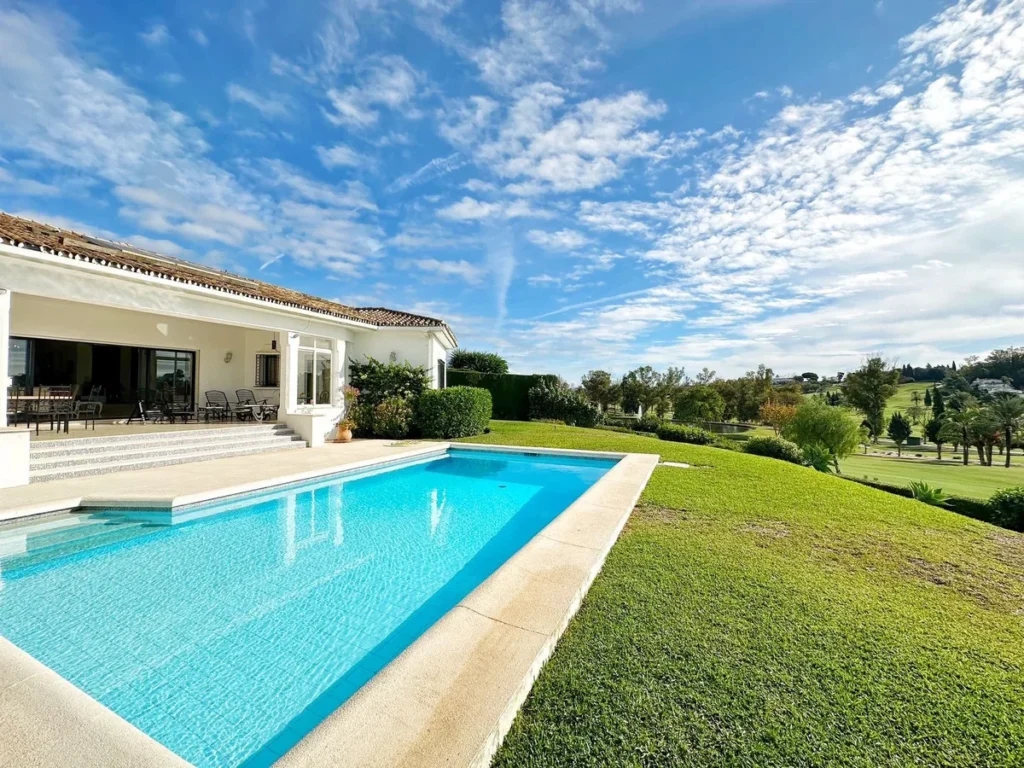 Elegante Villa in Benahavís – Costa del Sol mit Golfblick