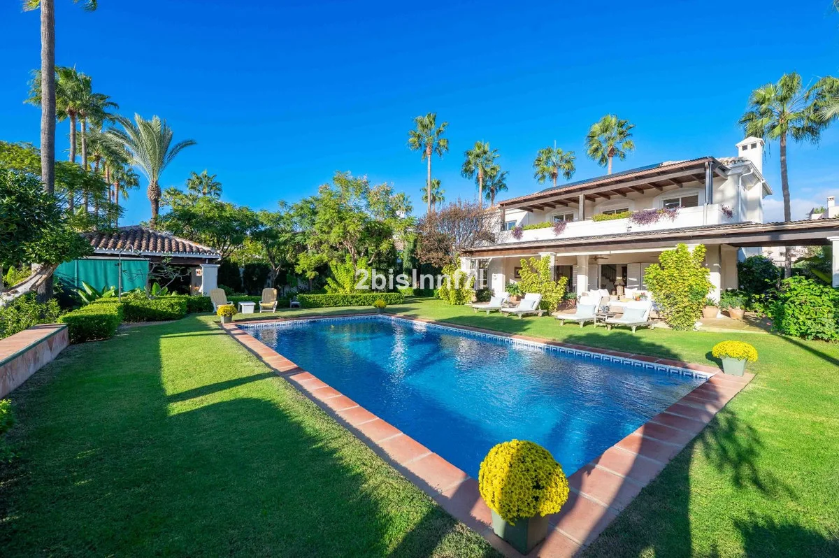 Elegante Villa mit Meerblick in Elviria, Costa del Sol