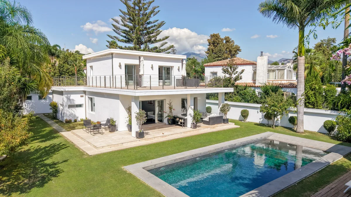 Elegante Villa in Nueva Andalucía – Exquisite Residenz nahe Puerto Banús