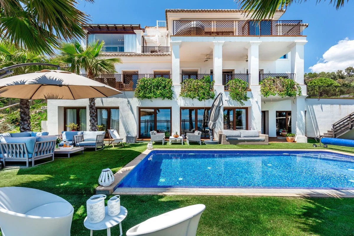 Luxuriöse Villa mit Meerblick in Benahavís an der Costa del Sol
