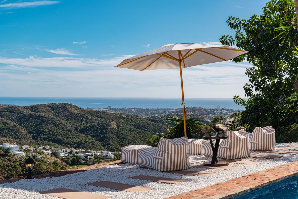 Elegante Villa mit Panoramablick in Benahavís an der Costa del Sol