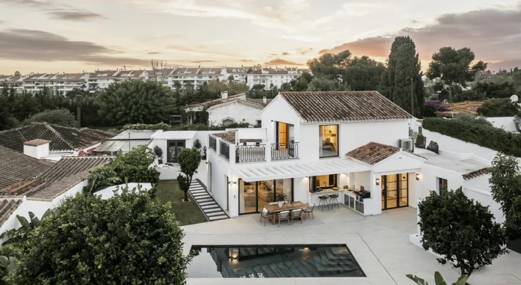 Elegante Villa in Marbella: Moderner Stil an der Costa del Sol
