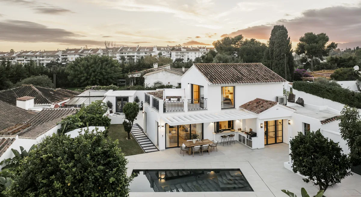 Elegante Villa in Marbella: Moderner Stil an der Costa del Sol