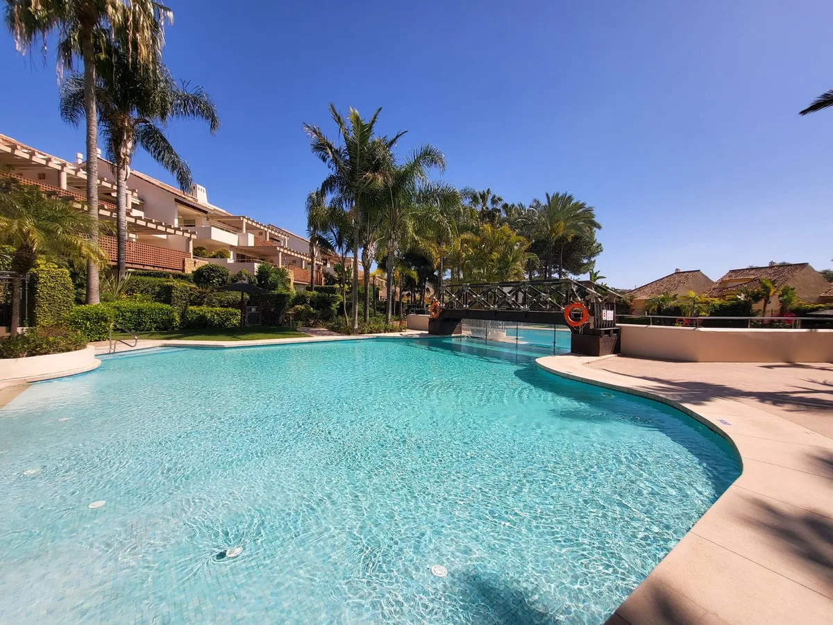 Exklusive Erdgeschosswohnung in Marbella, Rio Real – Luxuriös leben