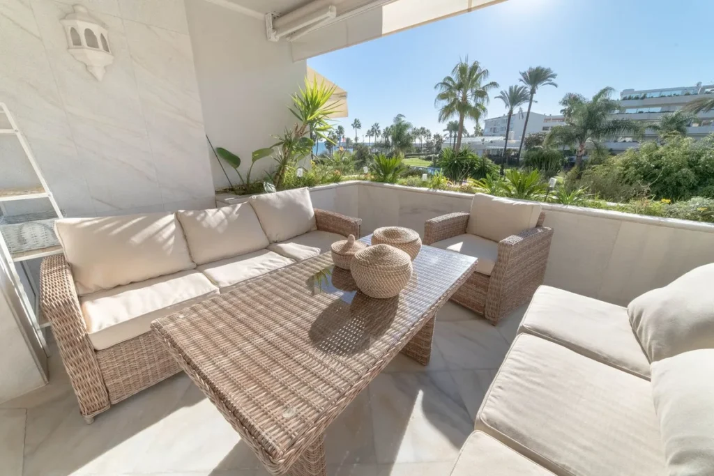 Elegantes Mittelgeschoss-Apartment in Marbella an der Costa del Sol
