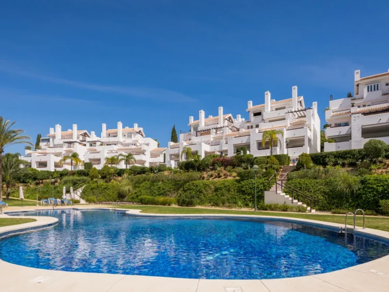 Elegante Villa mit Meerblick in Palm Beach Marbella