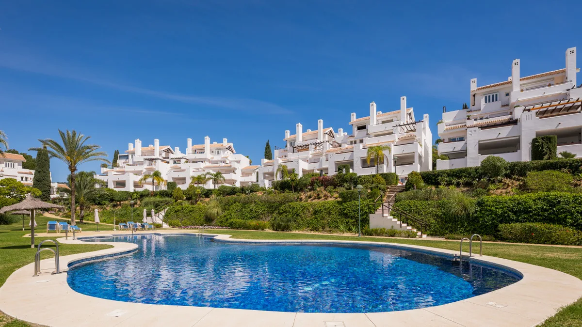 Elegante Villa mit Meerblick in Palm Beach Marbella