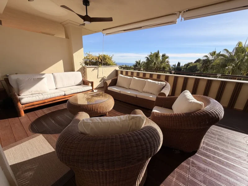 Elegantes Apartment in Sierra Blanca, Marbella mit Meerblick