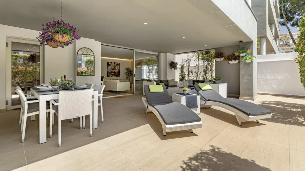 Elegante Erdgeschosswohnung in Puerto Banús, Costa del Sol