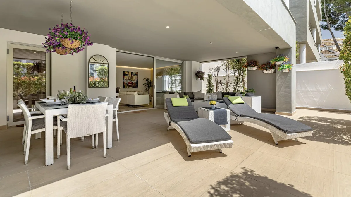 Elegante Erdgeschosswohnung in Puerto Banús, Costa del Sol