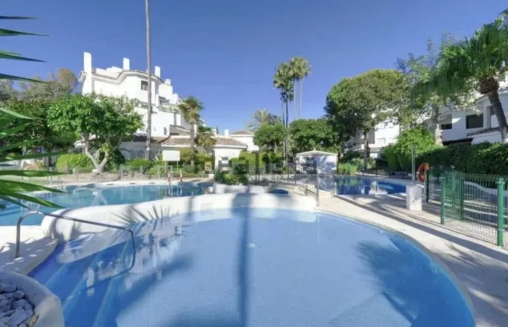 Elegantes Apartment in Marbella – Exklusives Strandparadies
