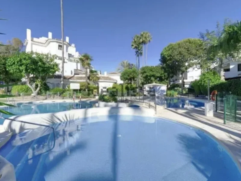 Elegantes Apartment in Marbella – Exklusives Strandparadies