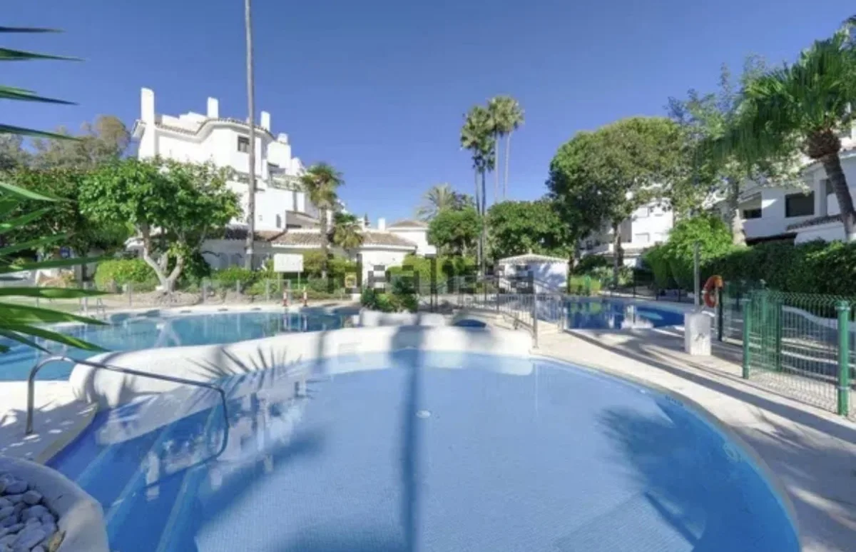 Elegantes Apartment in Marbella – Exklusives Strandparadies
