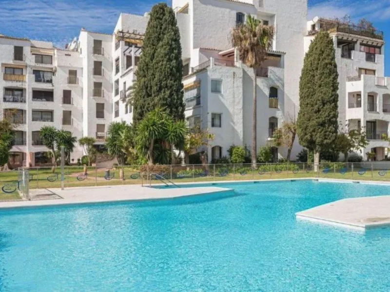 Elegantes Apartment in Puerto Banús, Marbella – Traumhafte Küstenoase