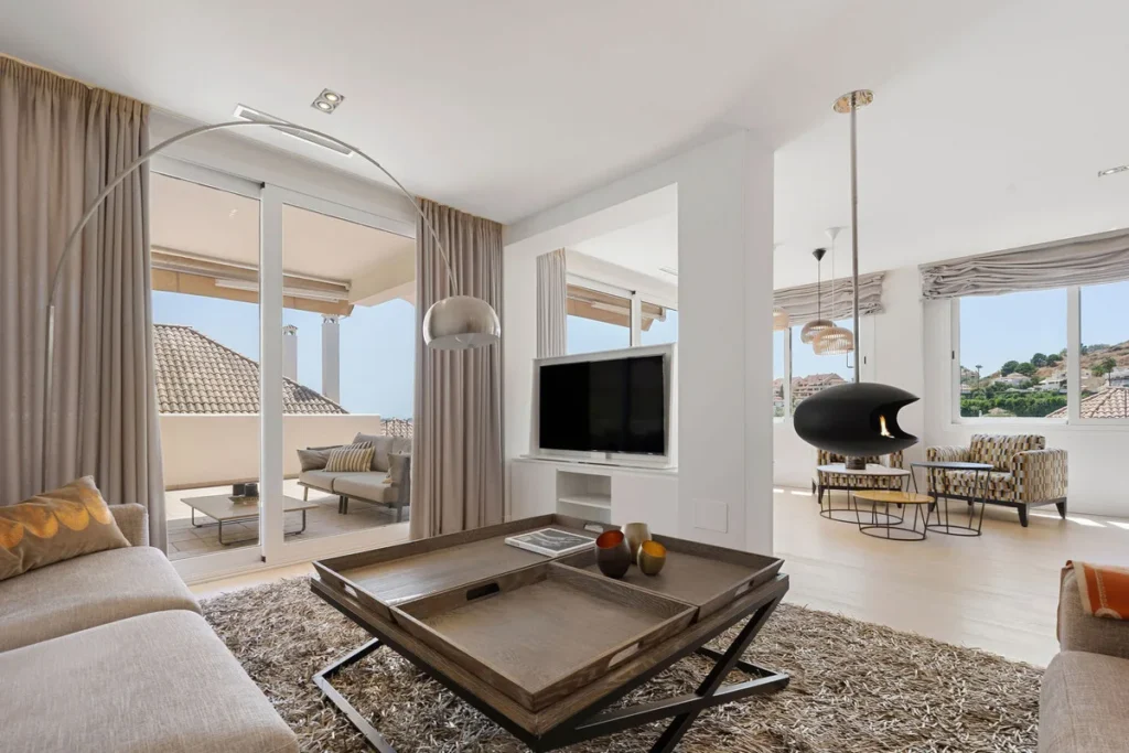Elegantes Duplex-Apartment im Aloha Hill Club, Marbella