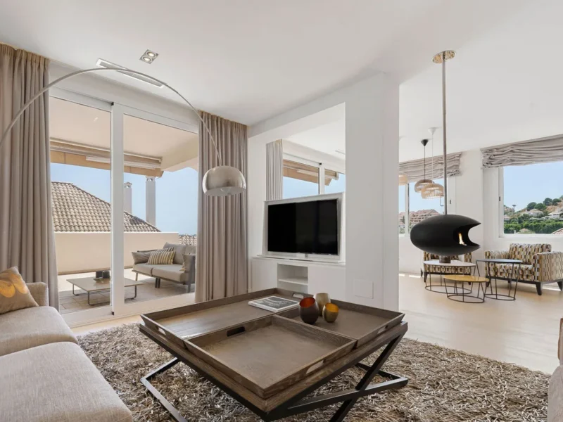 Elegantes Duplex-Apartment im Aloha Hill Club, Marbella