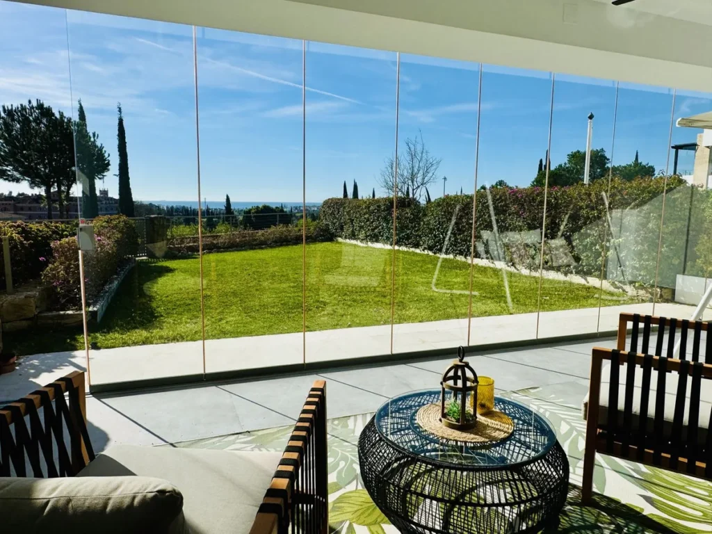 Exquisites Apartment mit Golfblick in Los Flamingos, Costa del Sol