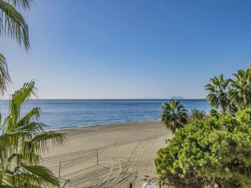 Elegante Wohnung mit Meerblick in Estepona an der Costa del Sol