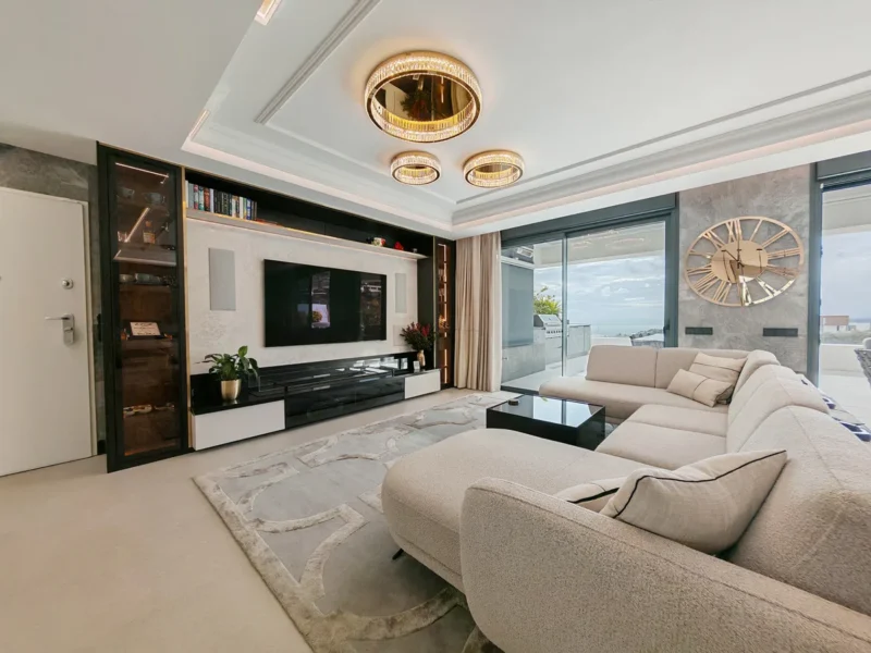 Elegantes Penthaus mit Meerblick in Marbella an der Costa del Sol