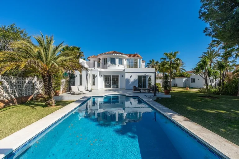 Elegante Villa in Marbella – Traumhaftes Lebensgefühl an der Küste