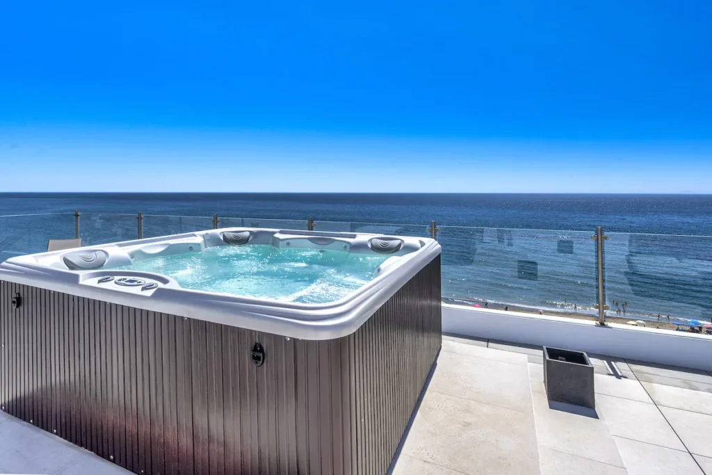 Modernes Penthouse mit Meerblick in Estepona an der Costa del Sol