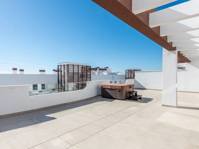 Moderne Penthouse-Wohnung in Estepona an der Costa del Sol