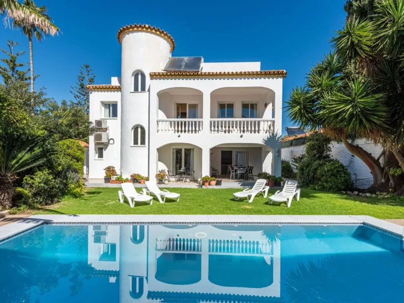 Charmante Villa mit Meerblick in Linda Vista Baja, Costa del Sol