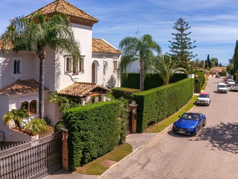 Exklusive Familienvilla in Atalaya an der Costa del Sol