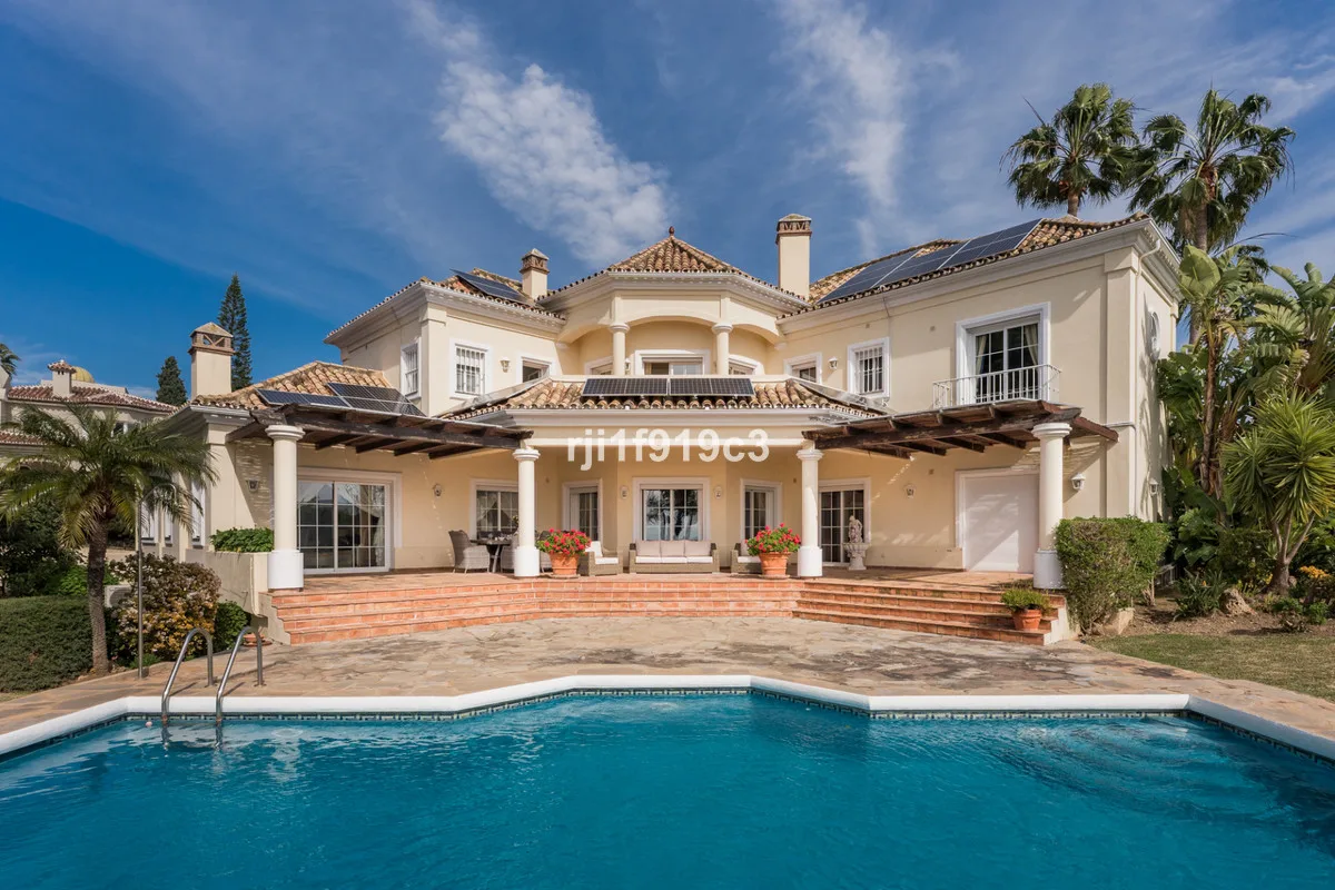 Elegante Villa mit Meerblick in Elviria, Marbella