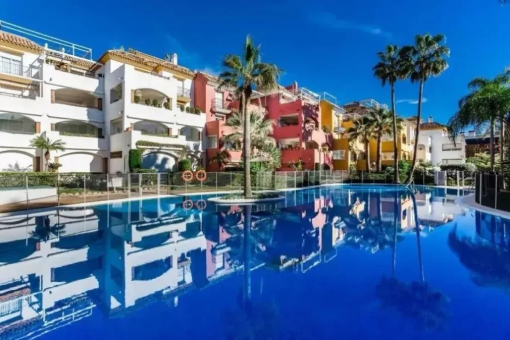 Elegantes Duplex in Marbella an der Goldenen Meile mit Stil