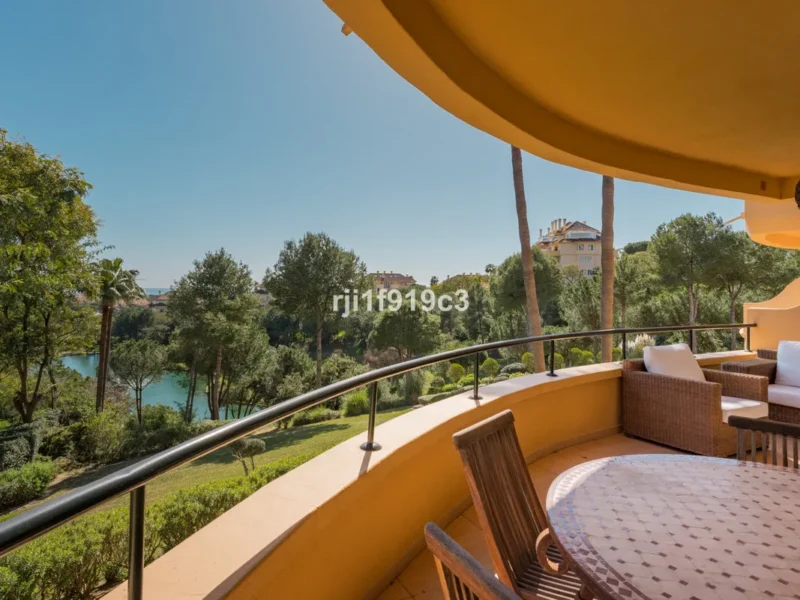 Elegantes Apartment in Elviria Hills – Stil und Komfort an der Costa del Sol