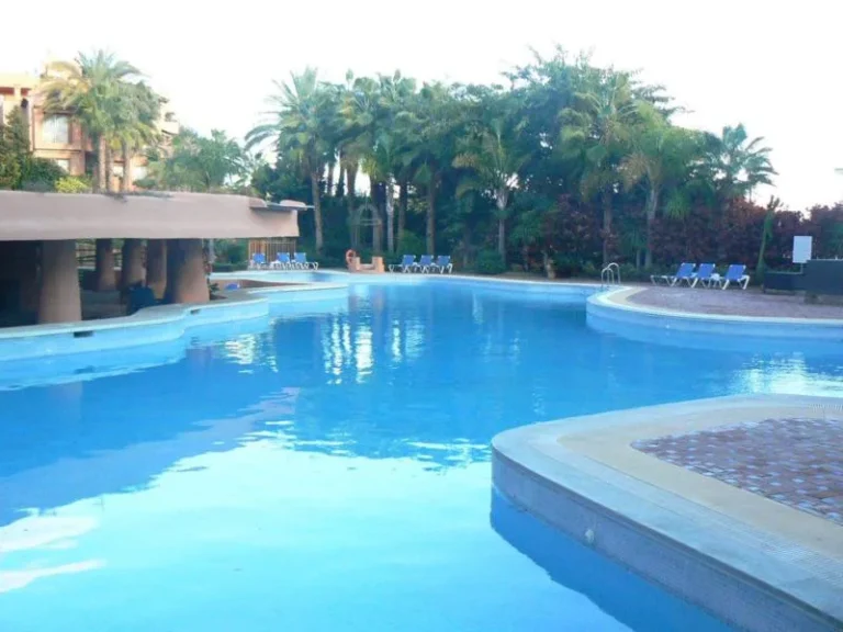 Elegantes Penthouse in Marbella mit atemberaubendem Meerblick