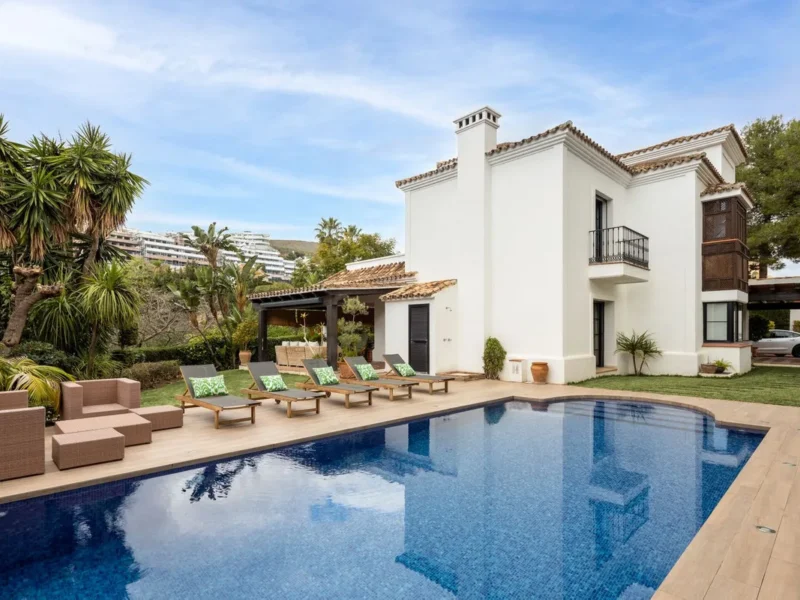 Elegante Villa in Benahavís mit atemberaubendem Golfblick