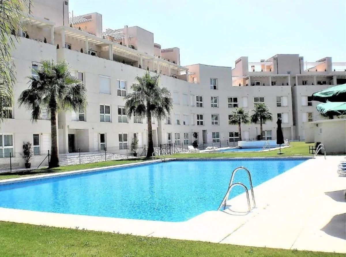 Elegante Villa in Marbella: Exquisites Wohnen in Nueva Andalucía