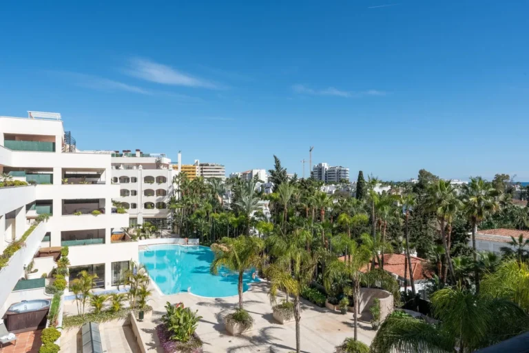 Elegante Wohnung mit Meerblick in Marbellas Goldener Meile