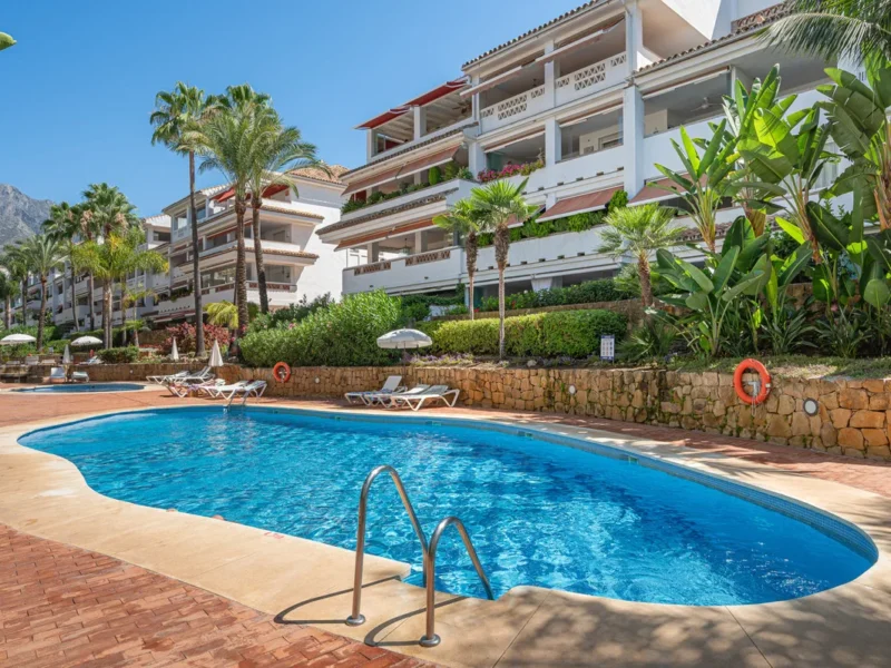 Elegantes Apartment am Strand in Marbella, Goldene Meile