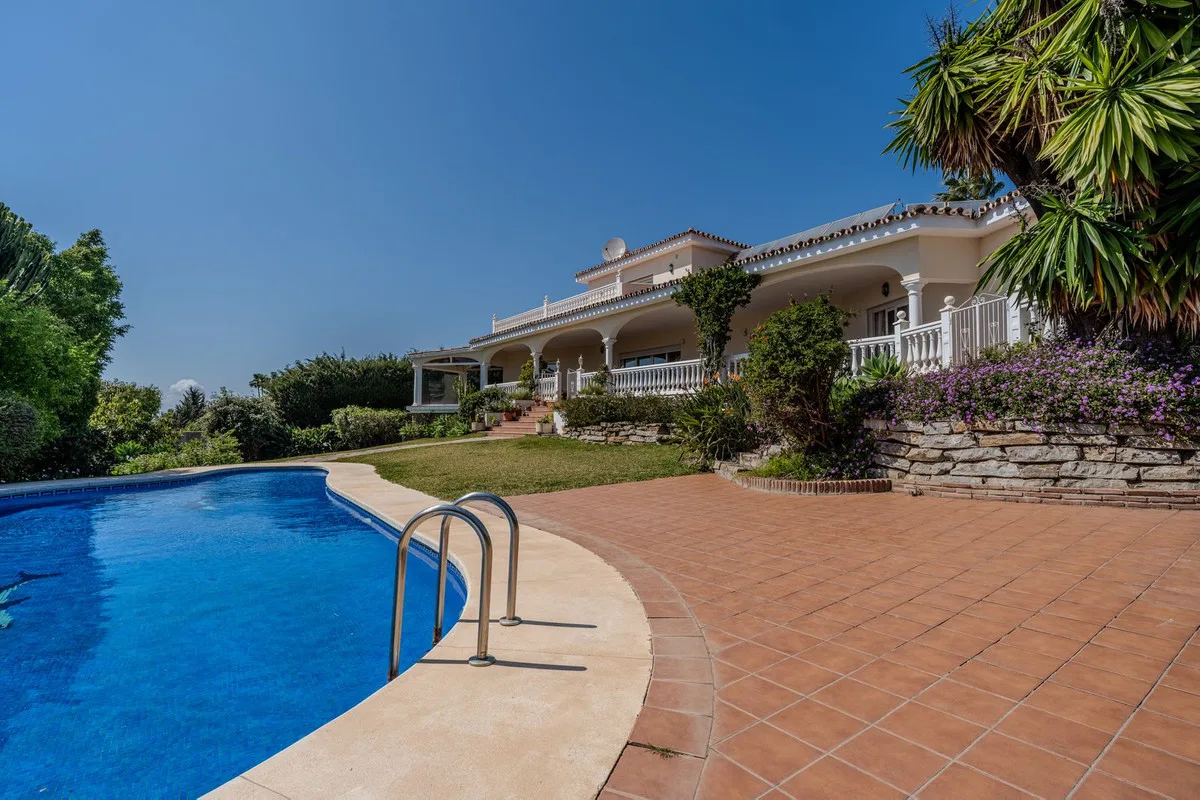 Luxuriöse Villa mit Meerblick in El Paraíso Medio, Costa del Sol