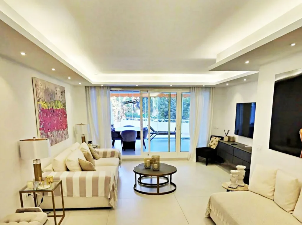 Elegante Designerwohnung in La Herradura – Mediterrane Exklusivität