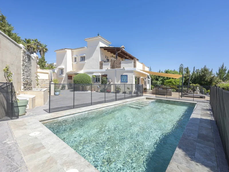 Exklusive Villa in Estepona: Eleganz an der Costa del Sol