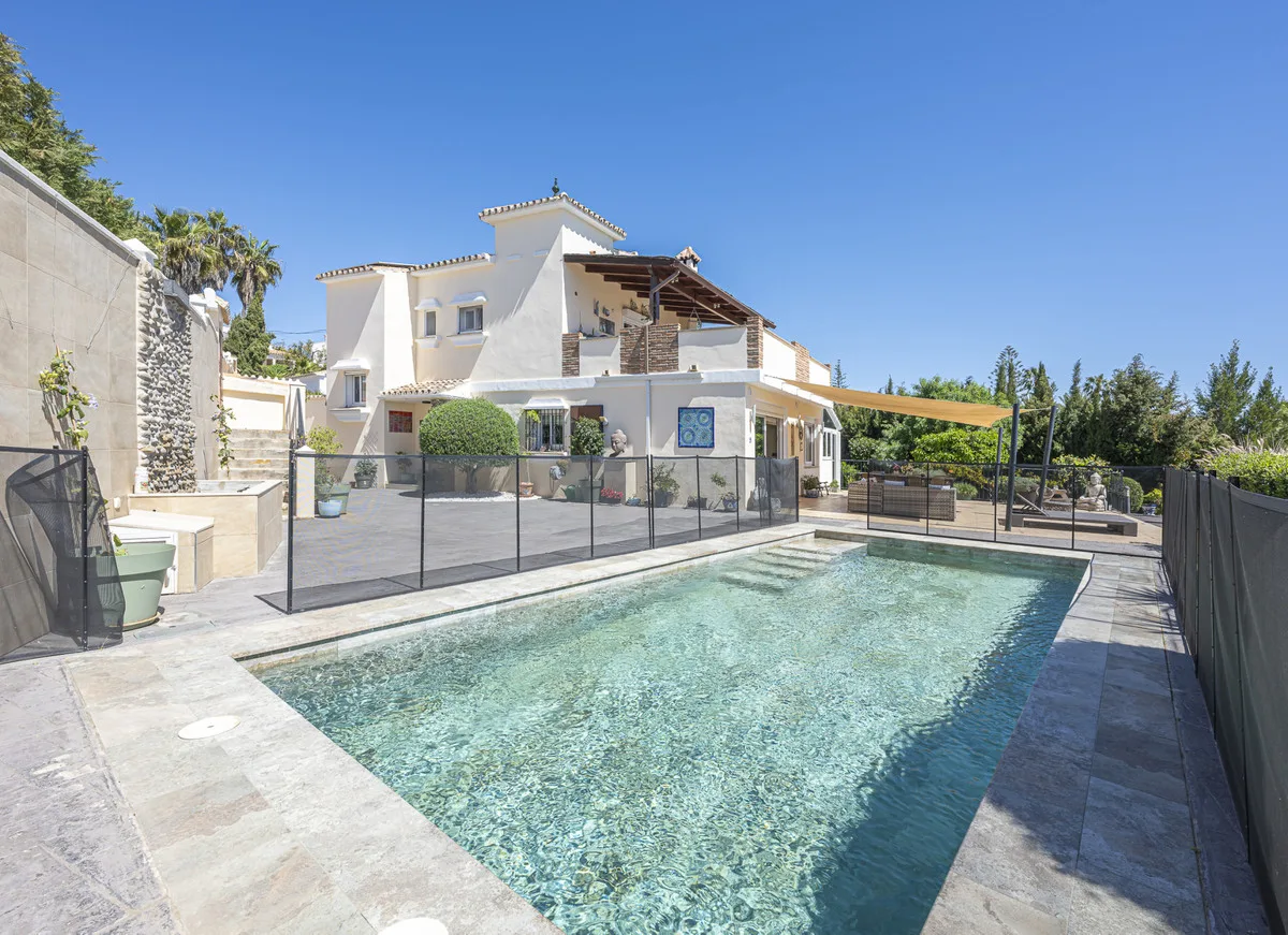 Exklusive Villa in Estepona: Eleganz an der Costa del Sol