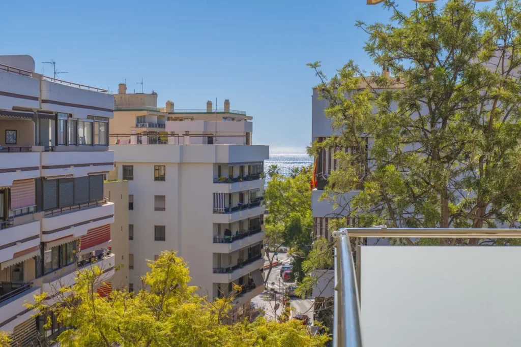 Elegante Wohnung im Herzen von Marbella mit Meerblick