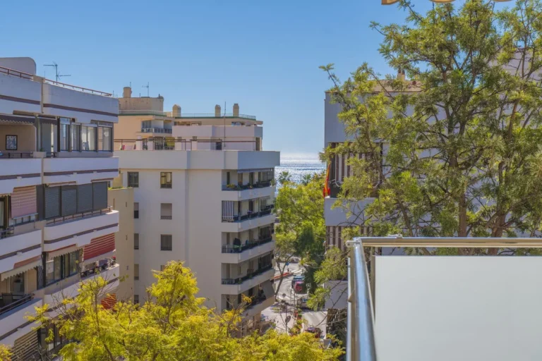 Elegante Wohnung im Herzen von Marbella mit Meerblick