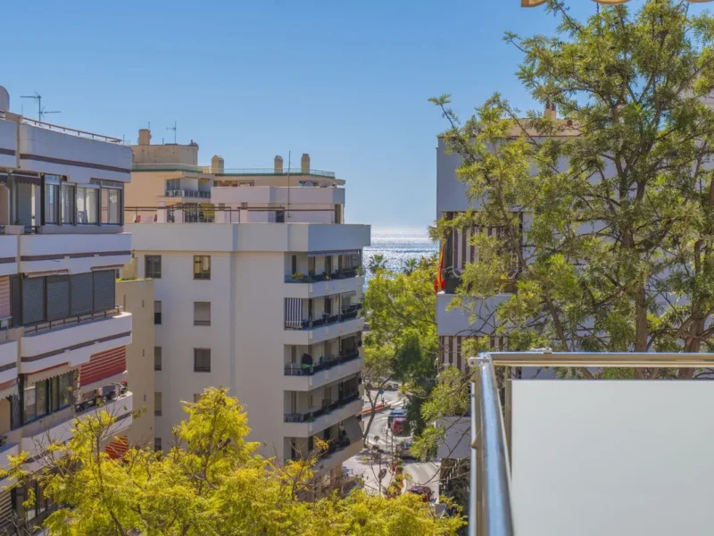 Elegante Wohnung im Herzen von Marbella mit Meerblick